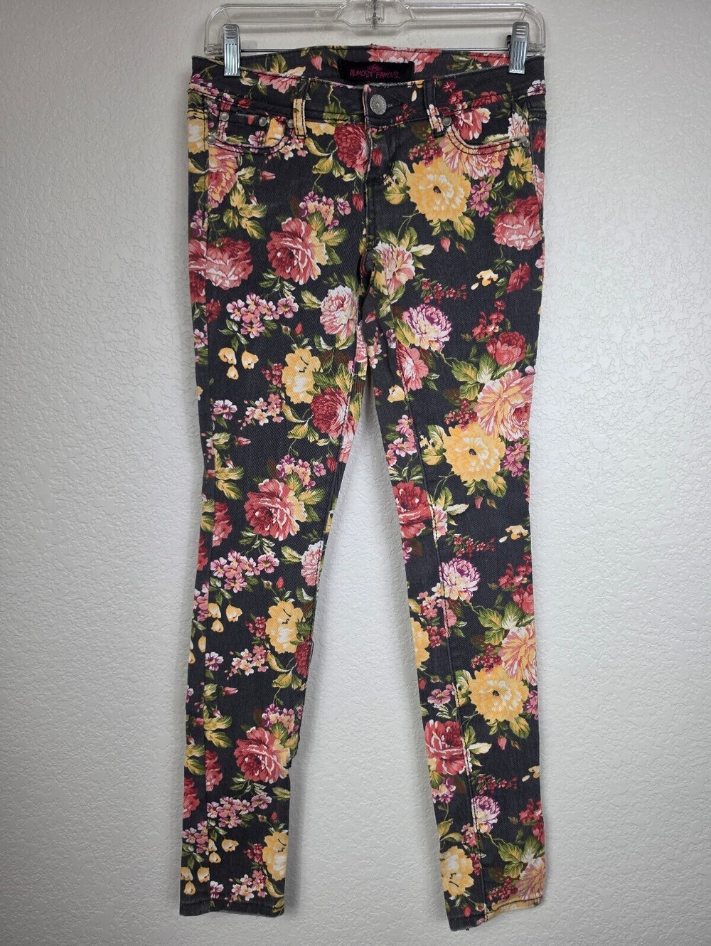 Almost Famous Floral Skinny Jeans Size 1